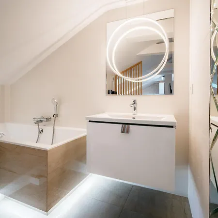 דירה Family Nest Premium 2 Bedroom 2 Bathrooms & Parking By Stayly שצ'צ'ין
