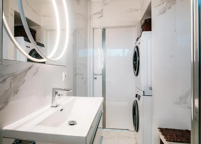 Family Nest Premium 2 Bedroom 2 Bathrooms & Parking By Stayly Lejlighed *